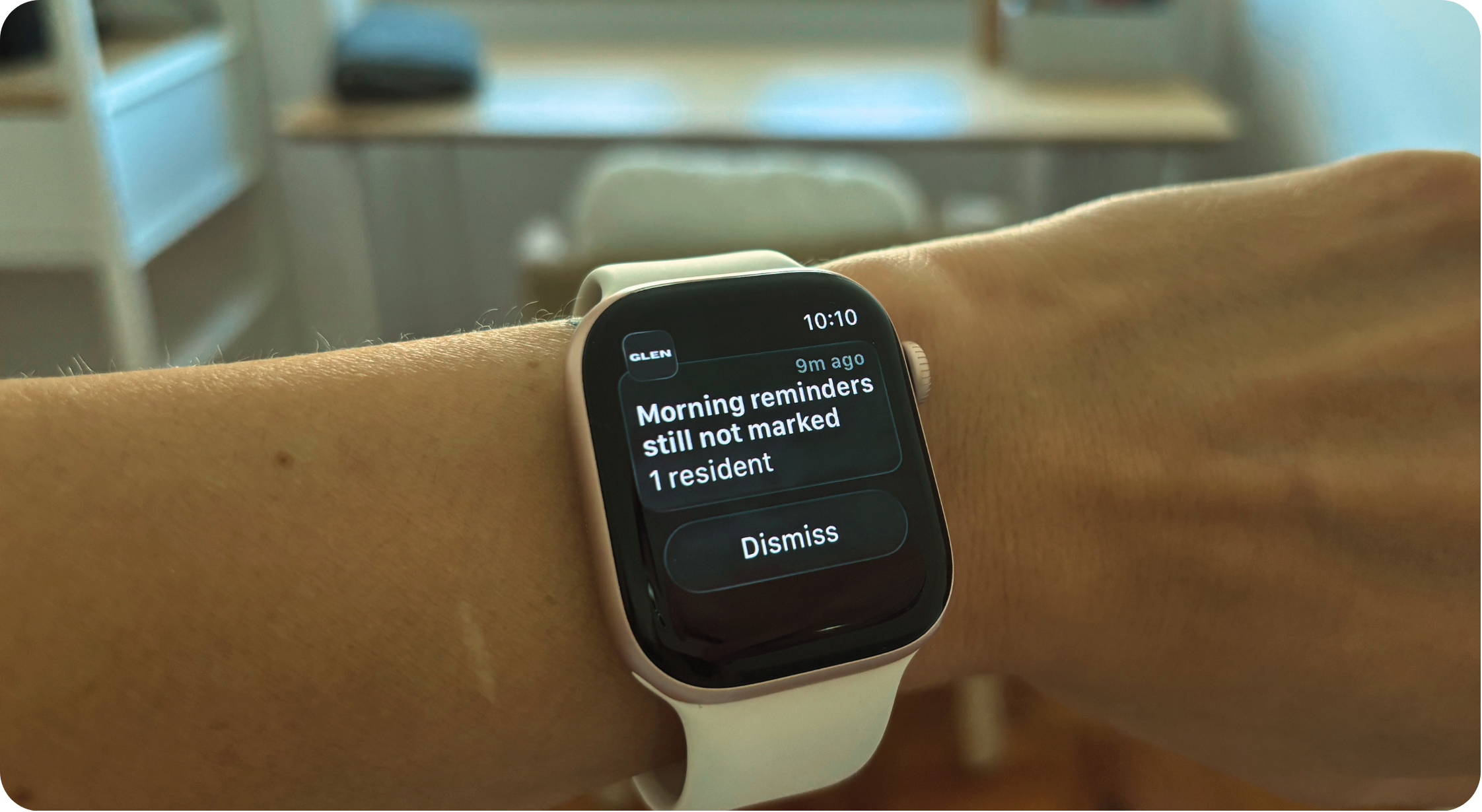 Glen reminder notification on a smartwatch